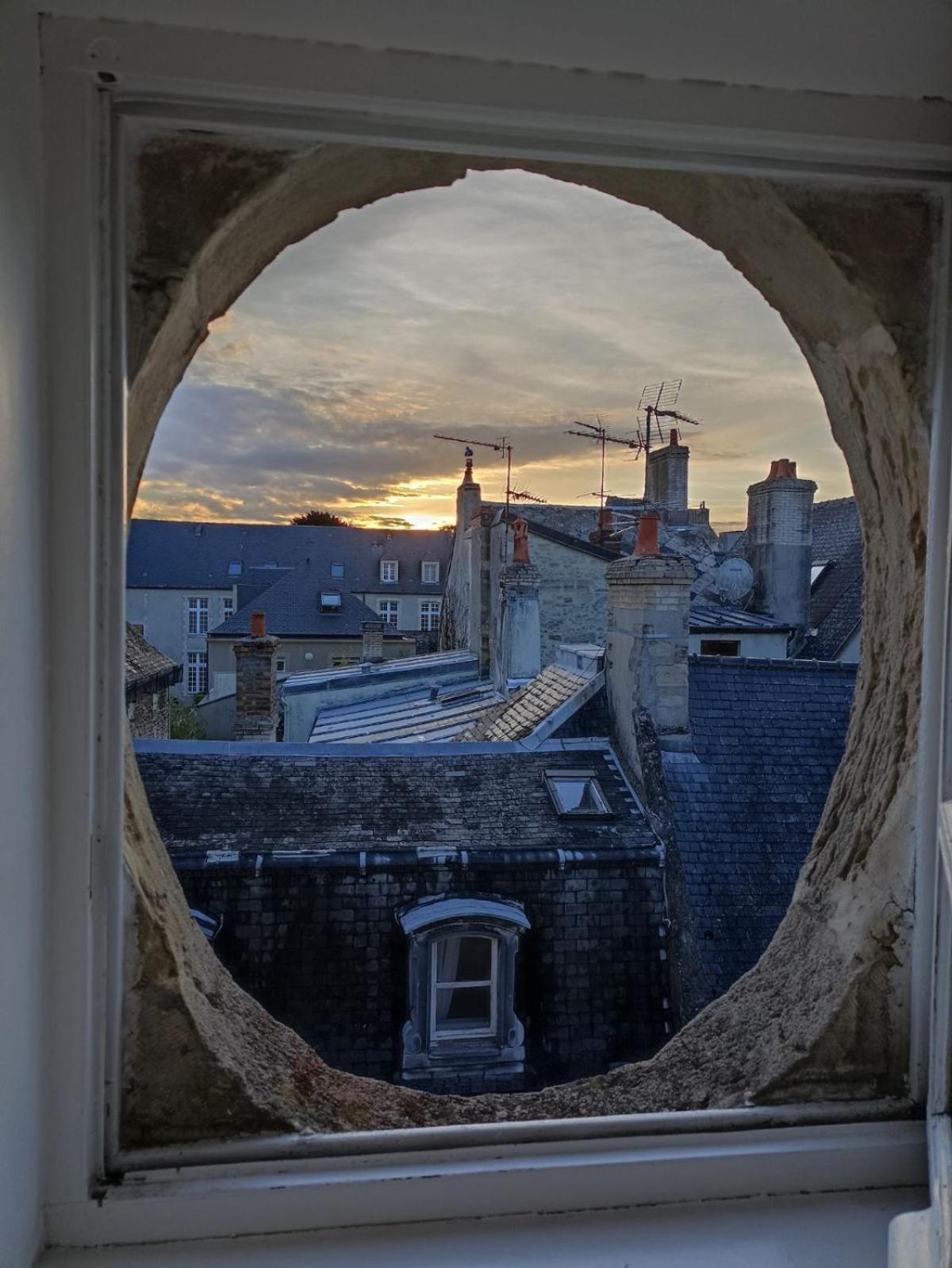 Charmant Appartement Renove Bayeux Esterno foto